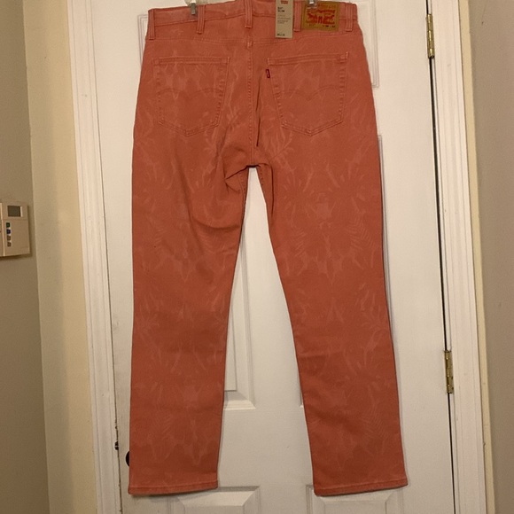 Levi’s 511 Slim NWT pink patterned jeans. 85% cotton size 38x32 gorgeous! - Picture 6 of 9